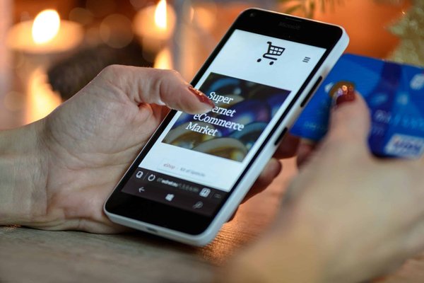 The future of retail: blending online and offline experiences